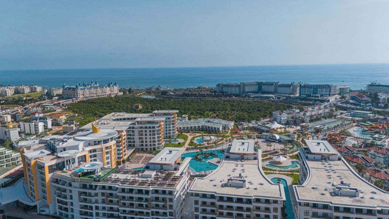 Квартира в Алании, Турция, 180 м² - фото 1