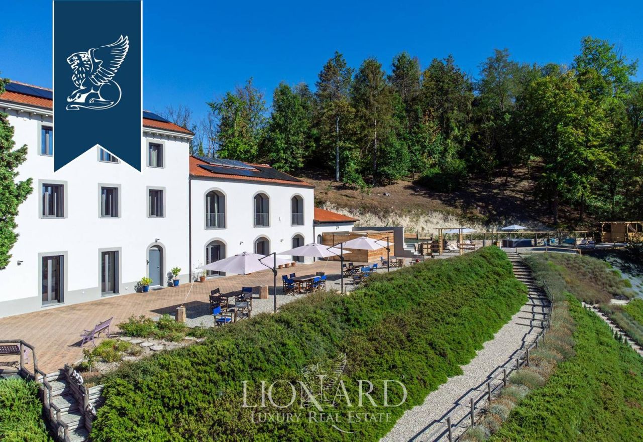 Вилла в Алессандрии, Италия, 600 м² - фото 1