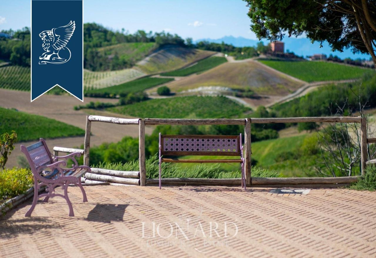 Вилла в Алессандрии, Италия, 600 м² - фото 8