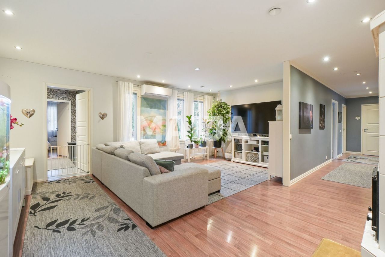 Дом в Лоппи, Финляндия, 185.5 м² - фото 12