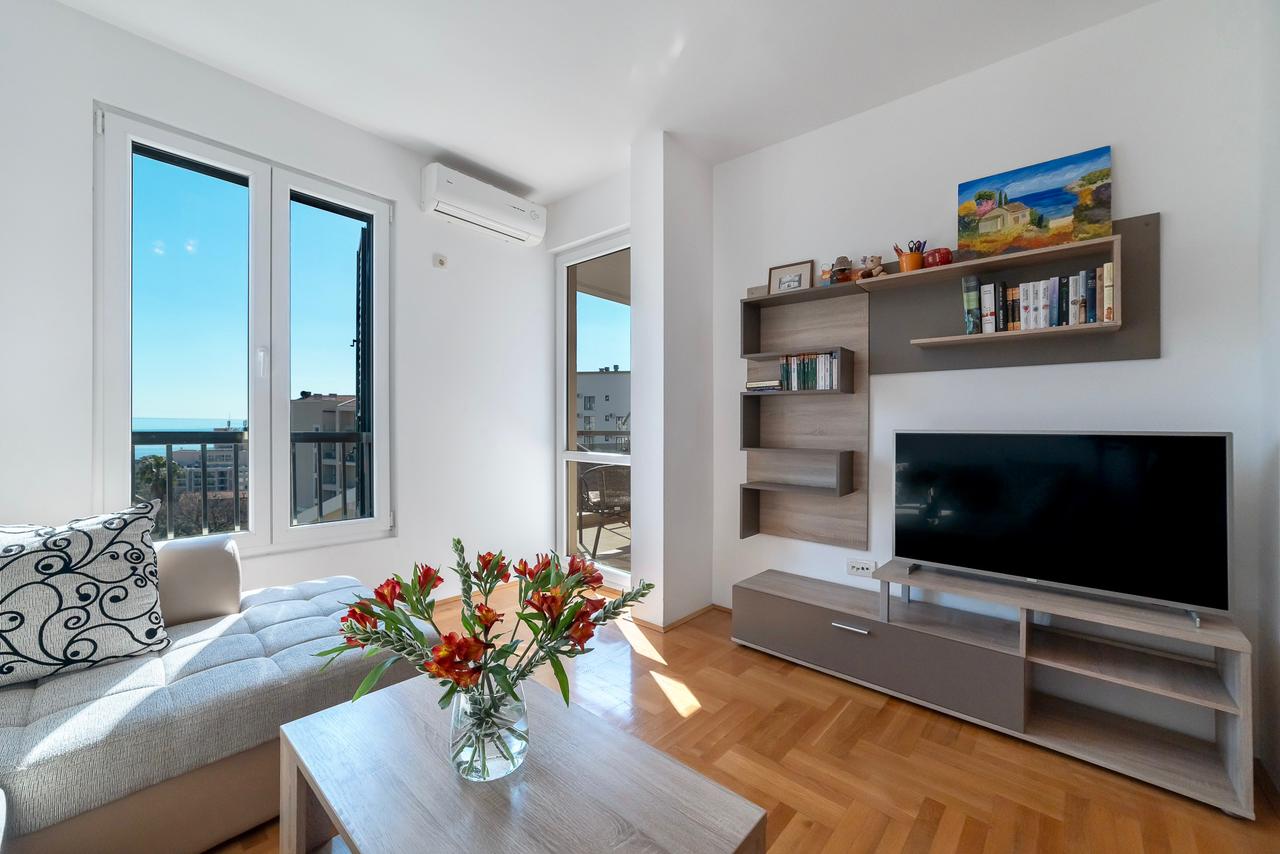 Квартира в Бечичи, Черногория, 69 м² - фото 1