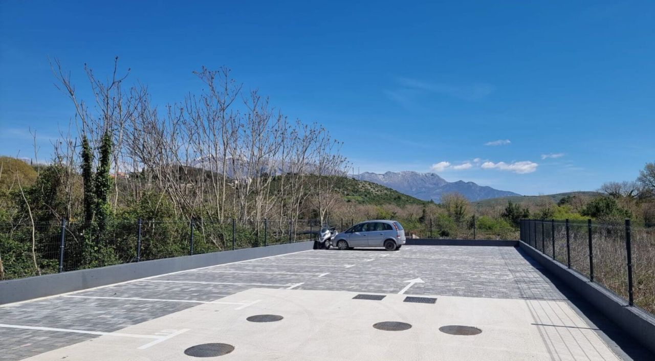 Квартира в Тивате, Черногория, 48 м² - фото 14