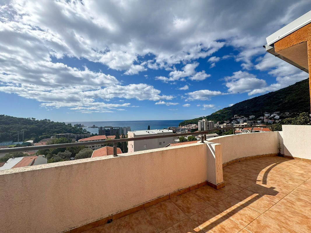 Квартира в Петроваце, Черногория, 173 м² - фото 1