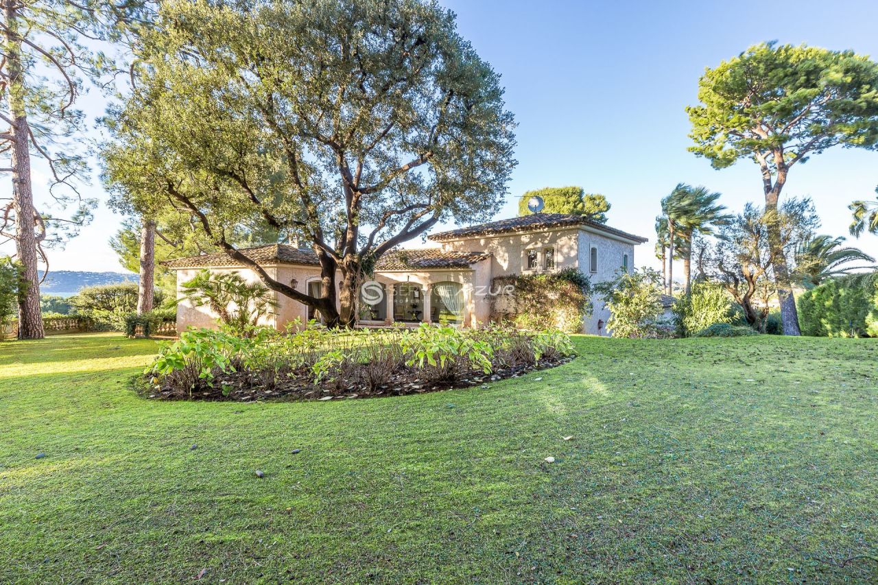 Вилла в Антибе, Франция, 400 м² - фото 2