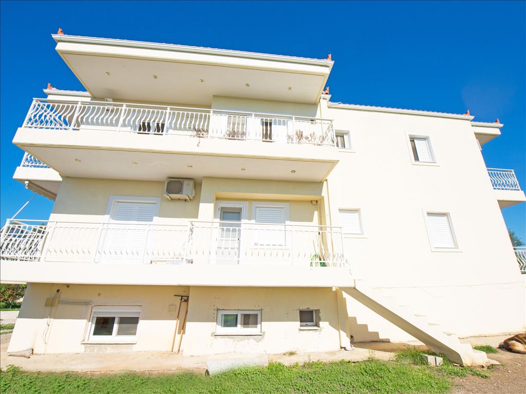 Дом в Лутраки, Греция, 293 м² - фото 1