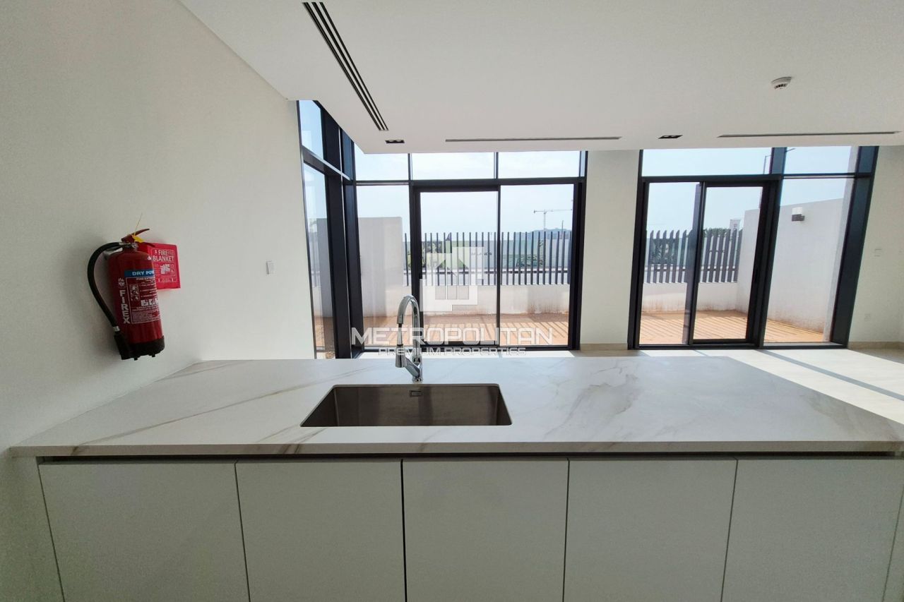 Таунхаус в Рас-эль-Хайме, ОАЭ, 234 м² - фото 7