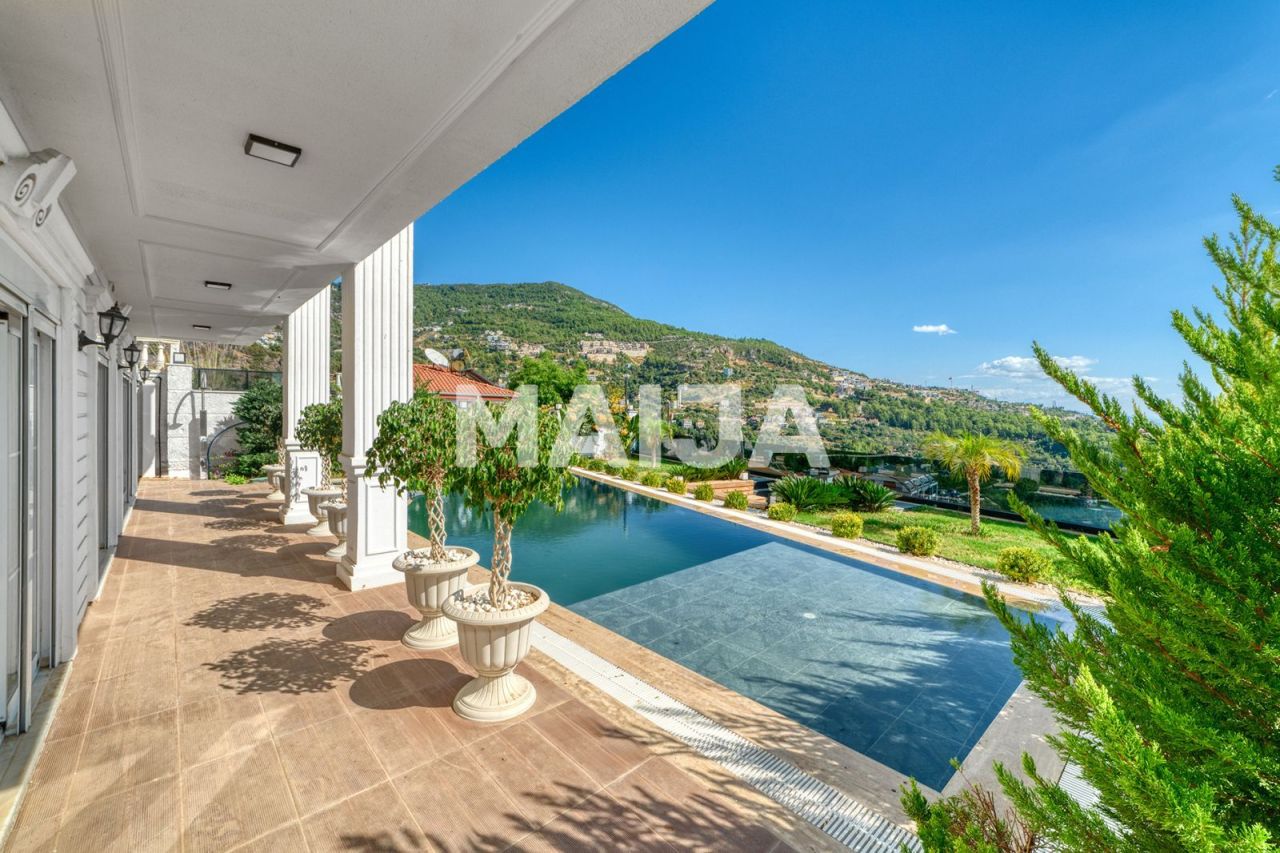 Вилла в Алании, Турция, 450 м² - фото 1