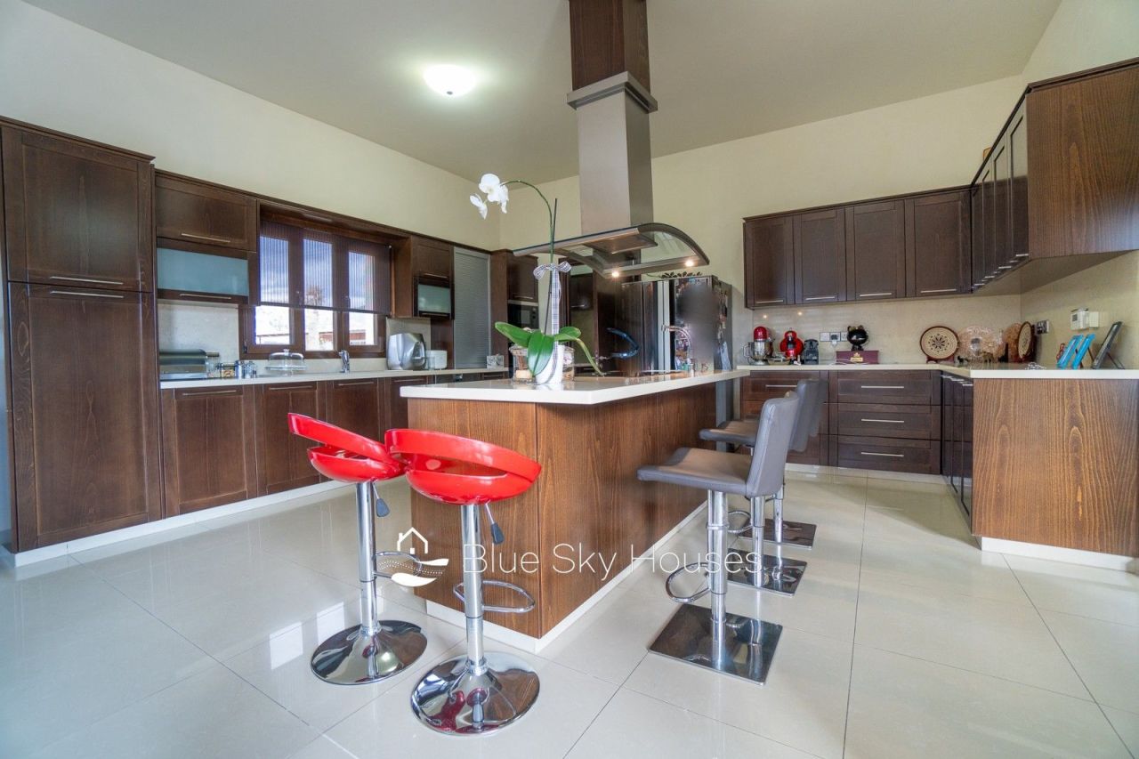 Вилла в Лимасоле, Кипр, 316 м² - фото 13