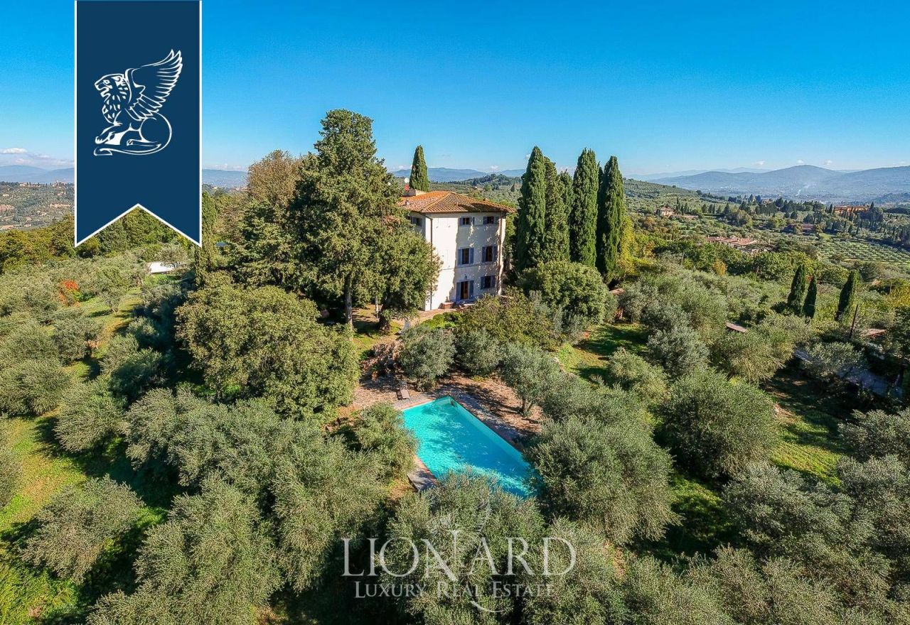 Вилла во Флоренции, Италия, 1 350 м² - фото 2