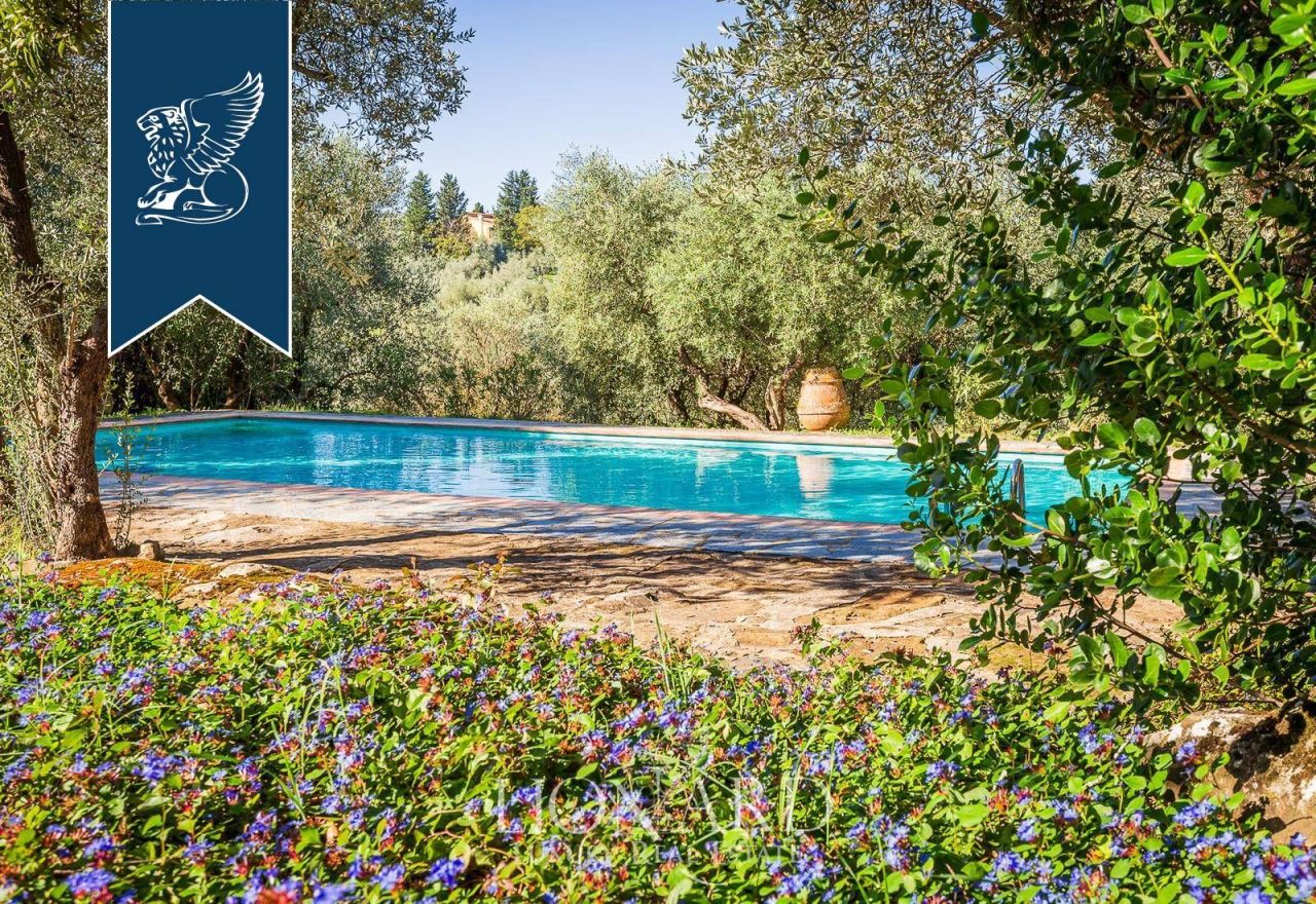 Вилла во Флоренции, Италия, 1 350 м² - фото 4