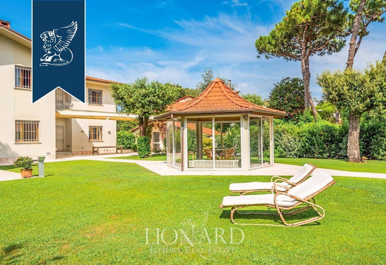 Вилла в Форте деи Марми, Италия, 650 м² - фото 6