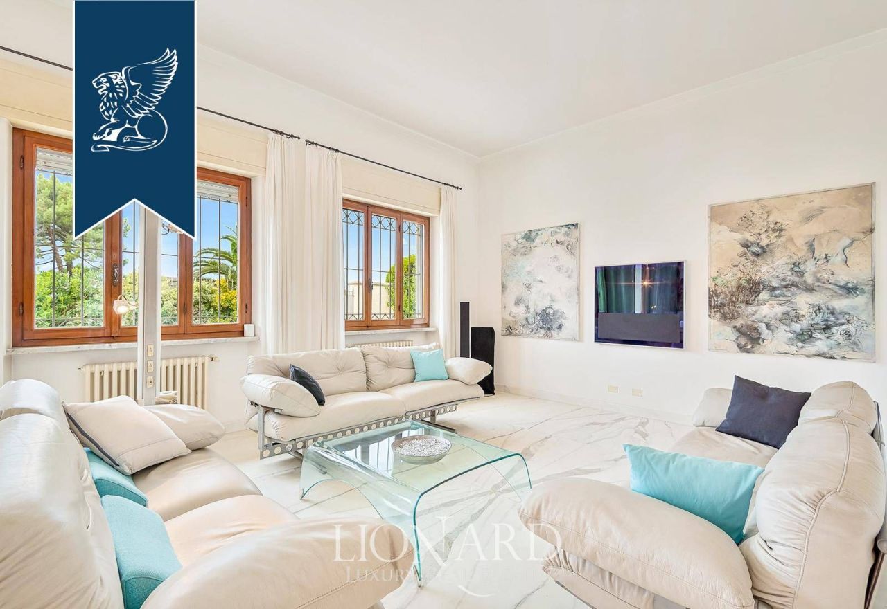 Вилла в Форте деи Марми, Италия, 650 м² - фото 10