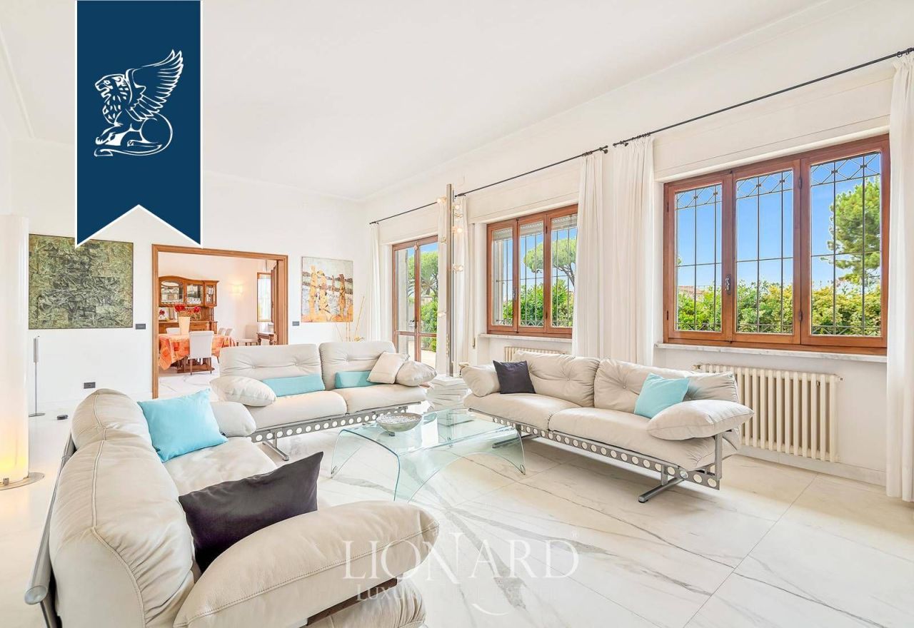 Вилла в Форте деи Марми, Италия, 650 м² - фото 11