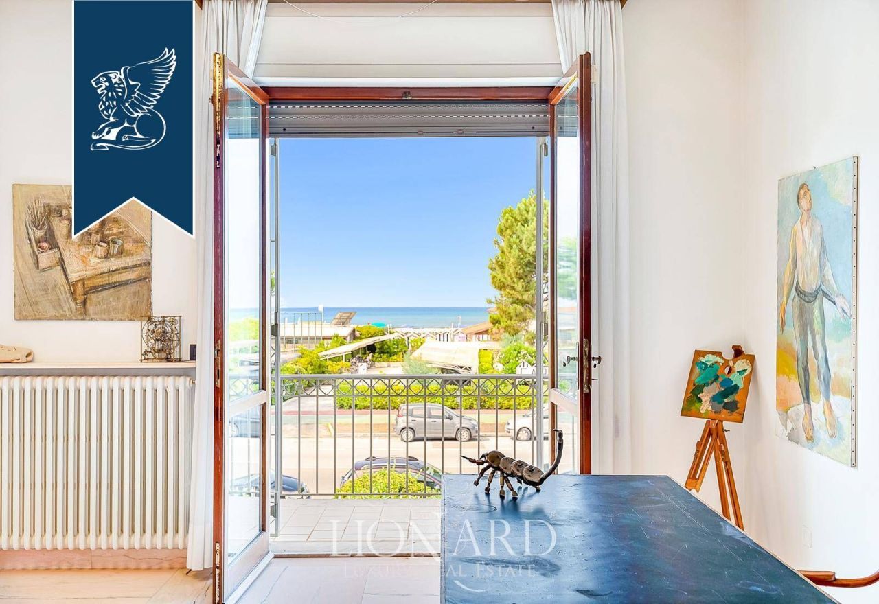 Вилла в Форте деи Марми, Италия, 650 м² - фото 17