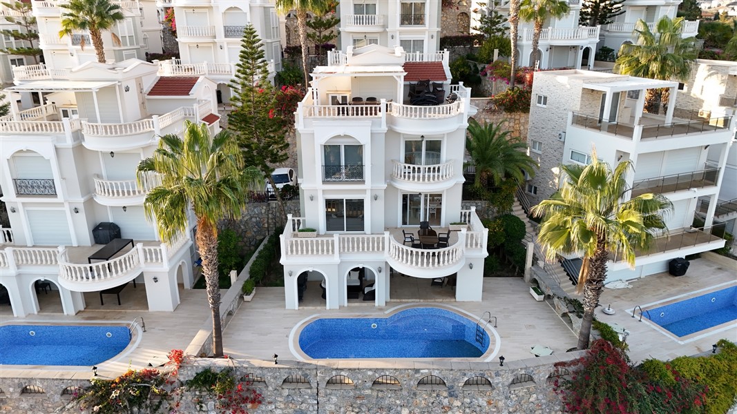 Вилла в Конаклы, Турция, 3 000 м² - фото 1