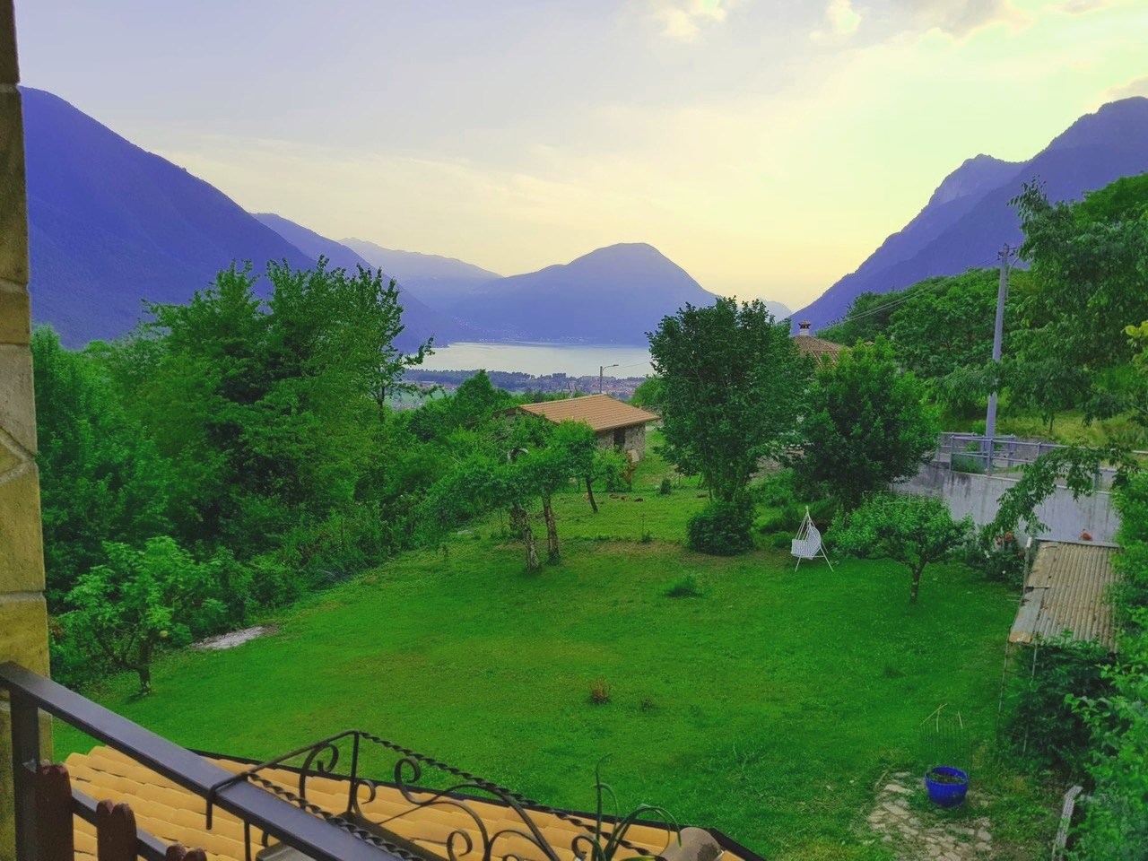 Вилла в Карлаццо, Италия, 200 м² - фото 1