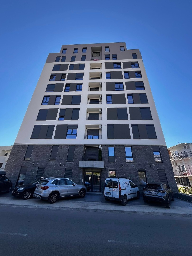 Квартира в Баре, Черногория, 73 м² - фото 1