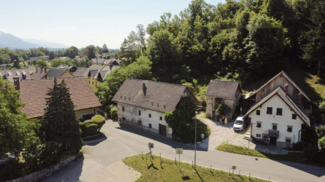 Земля в Бледе, Словения, 918 м² - фото 1