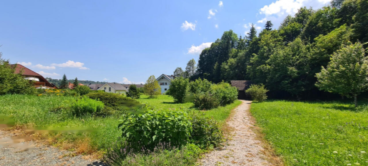 Земля в Радовлице, Словения, 5 812 м² - фото 1