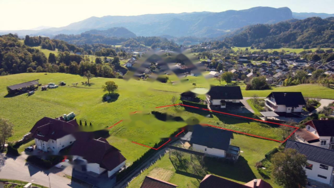 Земля в Бледе, Словения, 1 538 м² - фото 1