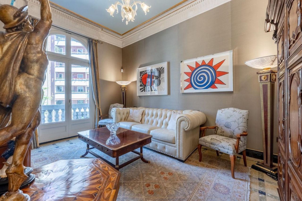 Квартира в Барселоне, Испания, 250 м² - фото 13