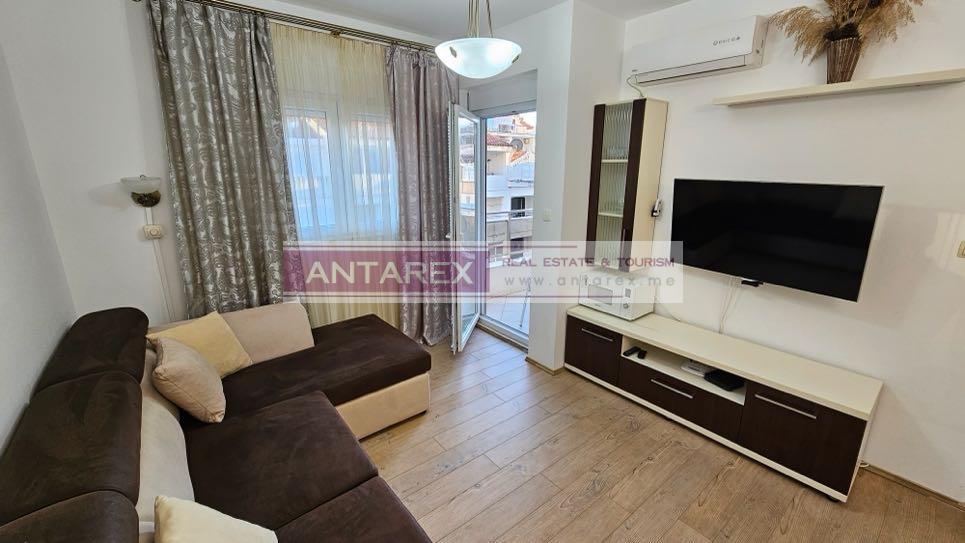 Апартаменты в Бечичи, Черногория, 40 м² - фото 1