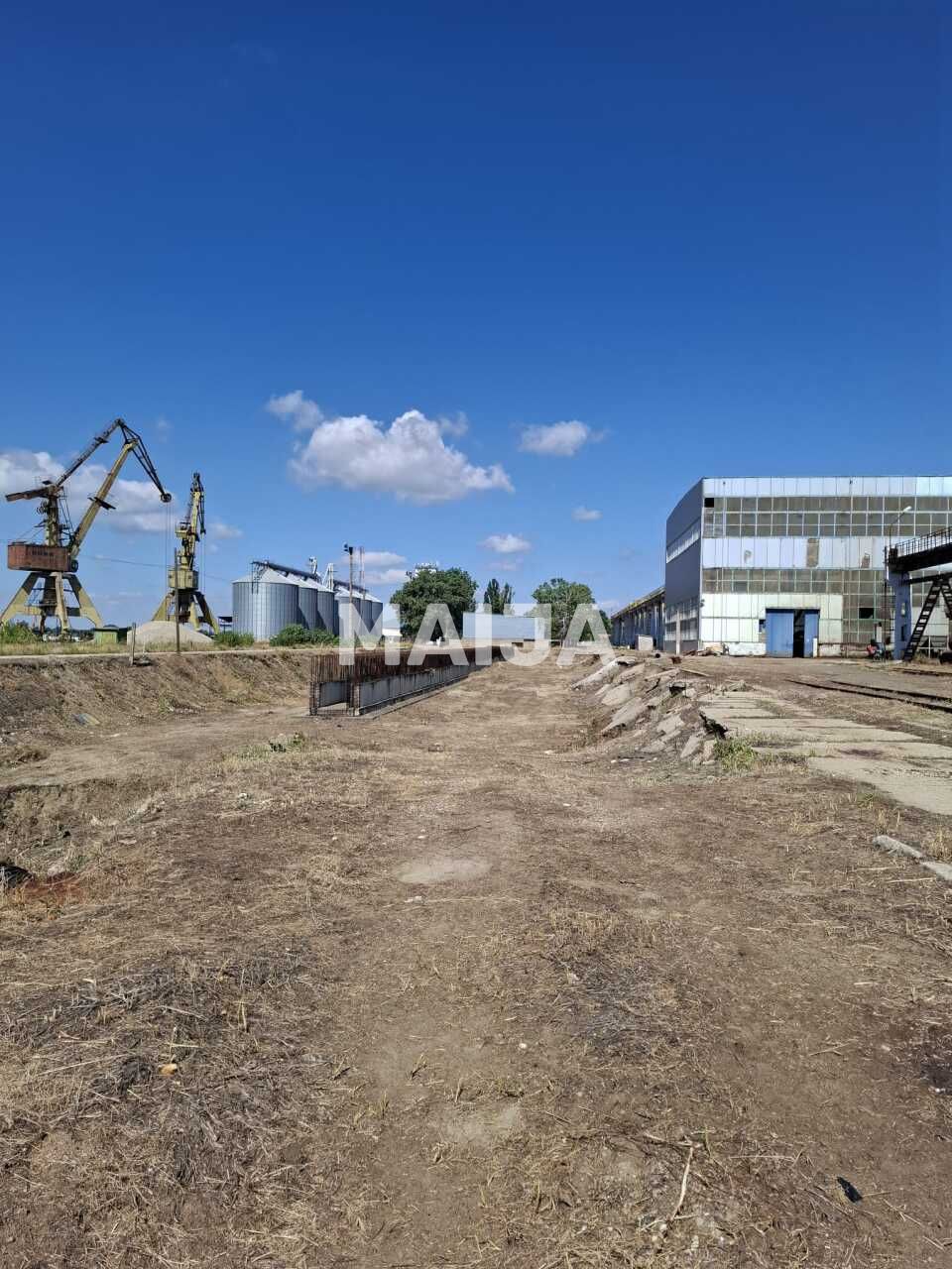 Офис Зимнича, Румыния, 100 000 м² - фото 4