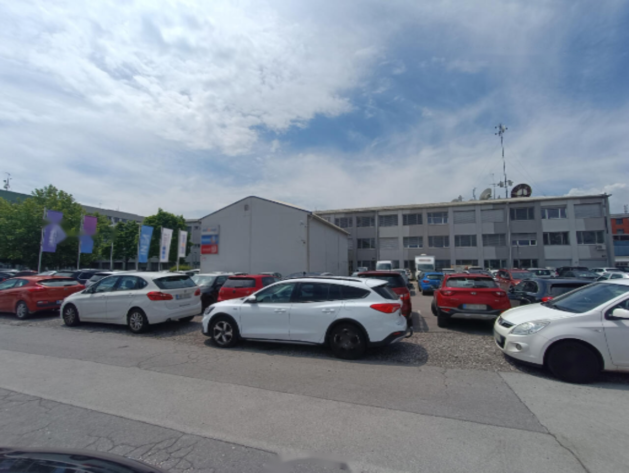 Офис в Любляне, Словения, 2 163 м² - фото 1