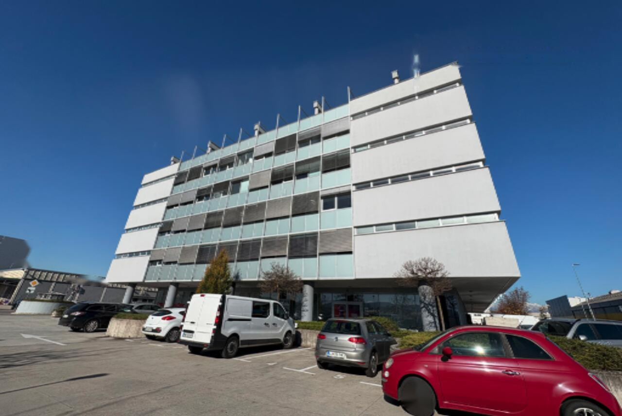 Офис в Любляне, Словения, 152 м² - фото 1