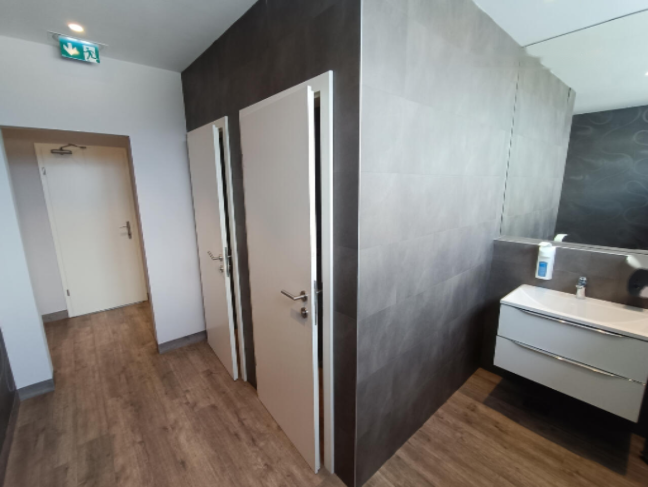 Офис в Любляне, Словения, 2 163 м² - фото 2