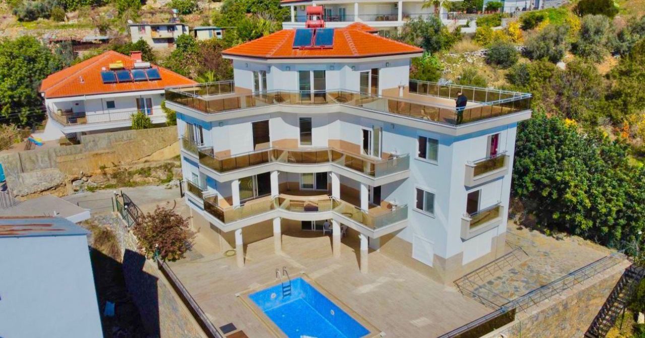 Вилла в Алании, Турция, 450 м² - фото 1