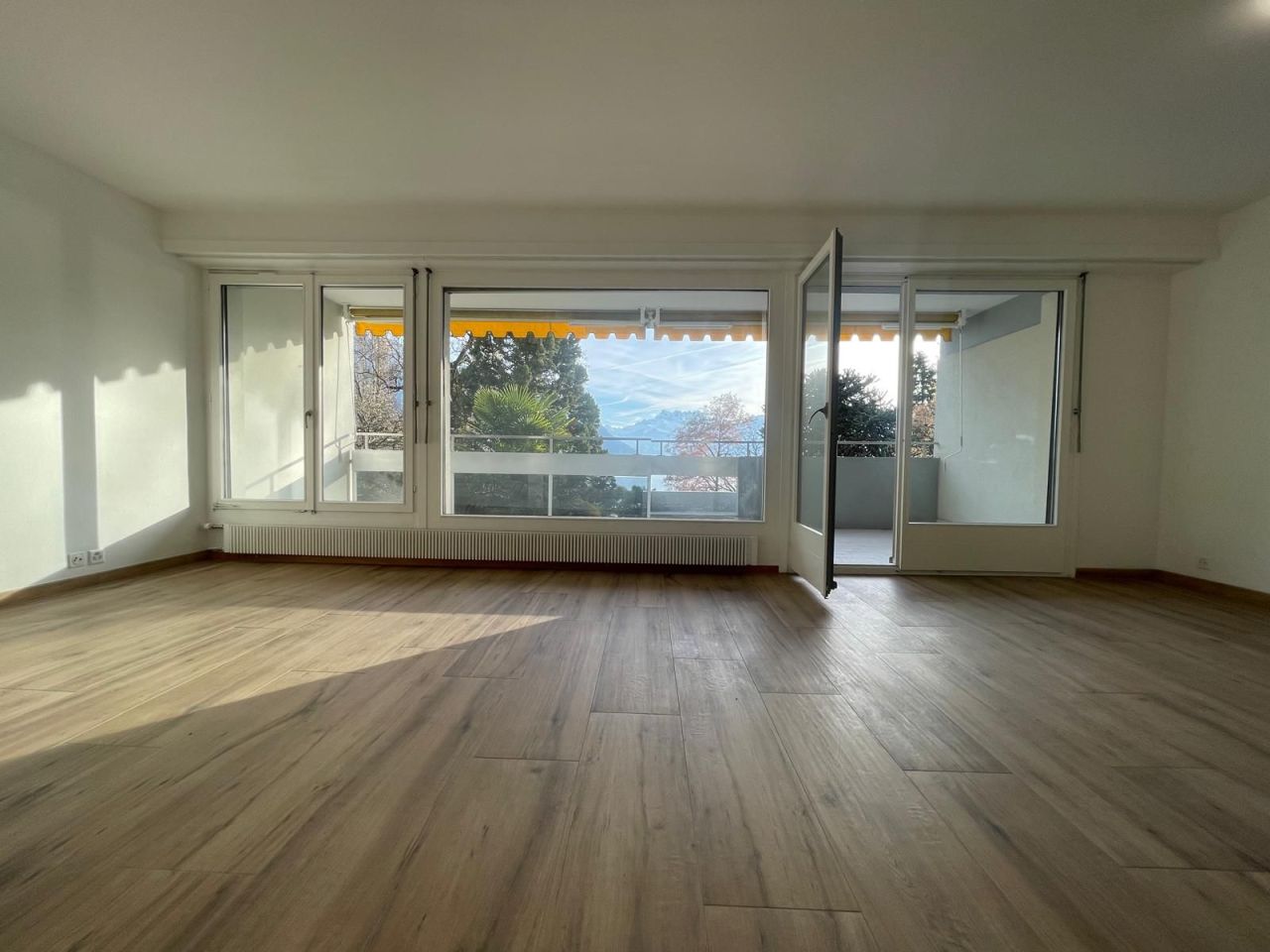 Квартира в Монтрё, Швейцария, 100 м² - фото 1