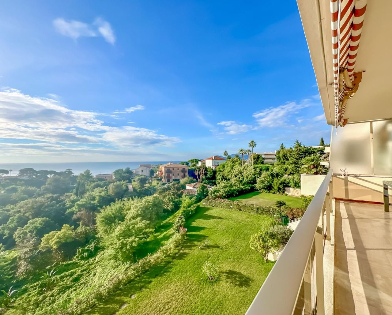 Квартира в Каннах, Франция, 98 м² - фото 2