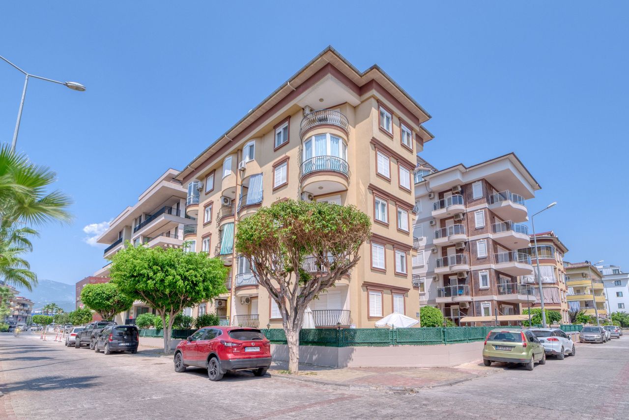 Квартира в Алании, Турция, 200 м² - фото 2