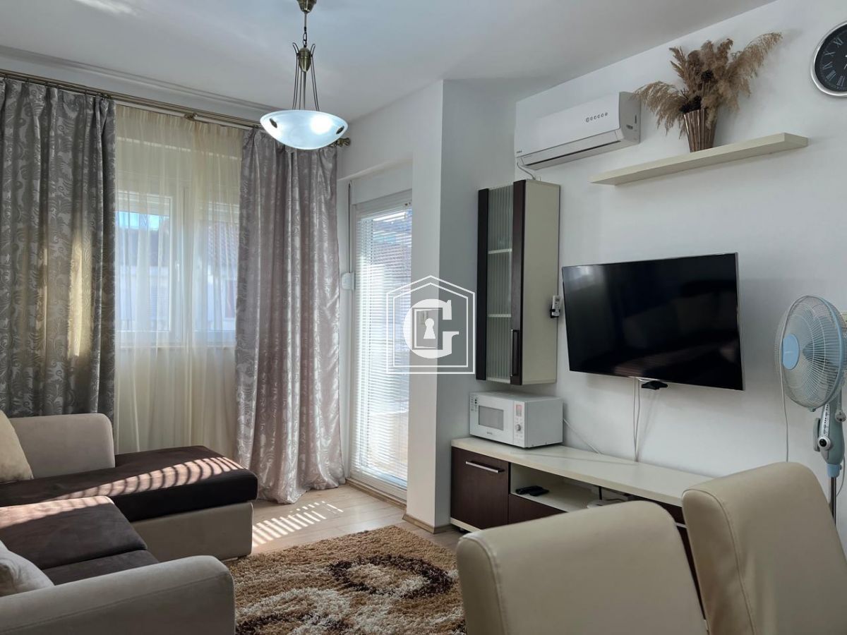 Апартаменты в Бечичи, Черногория, 40 м² - фото 1