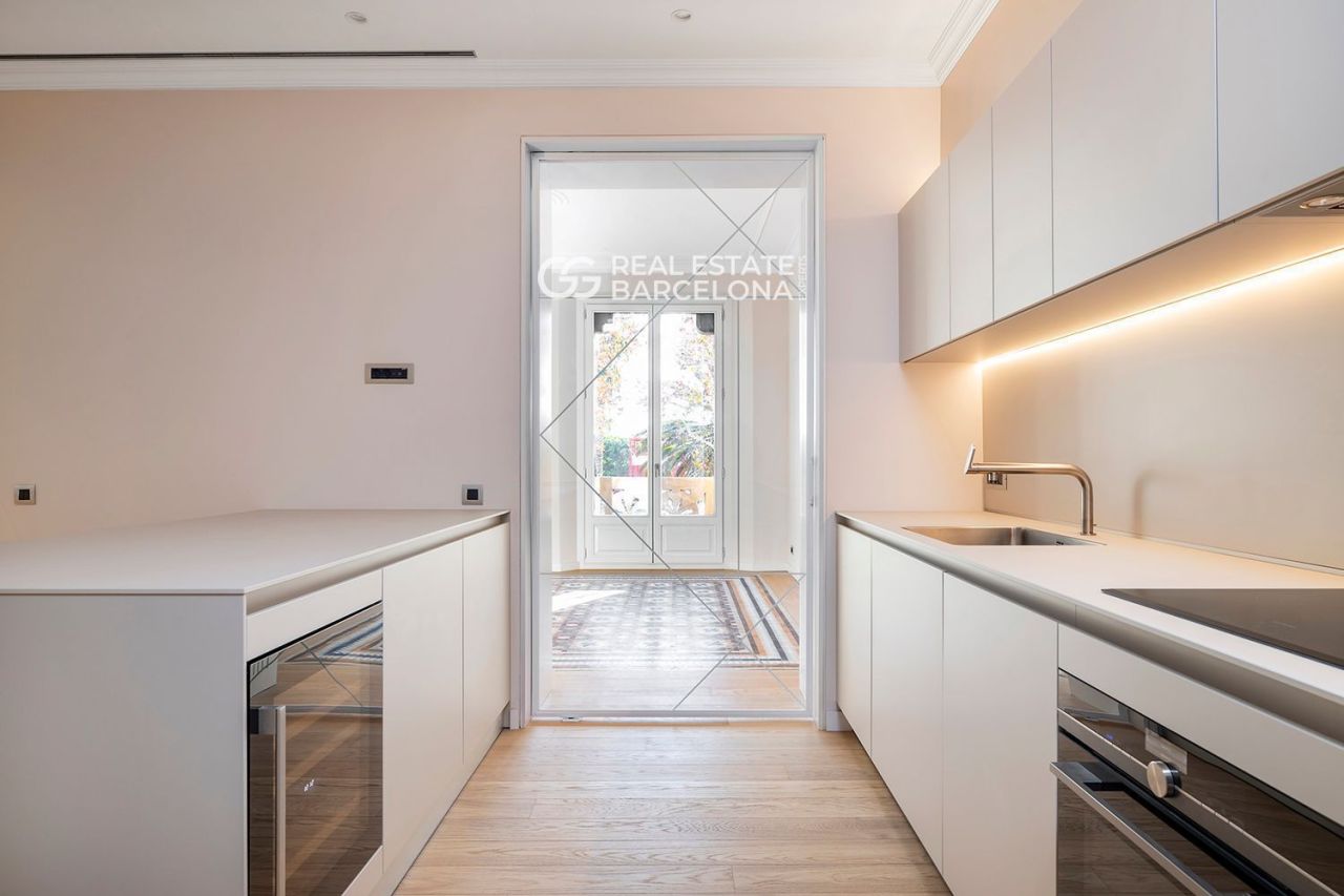 Квартира в Барселоне, Испания, 183 м² - фото 13