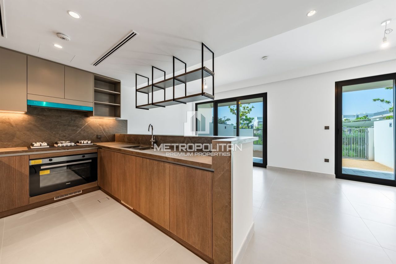 Таунхаус в Дубае, ОАЭ, 202 м² - фото 1