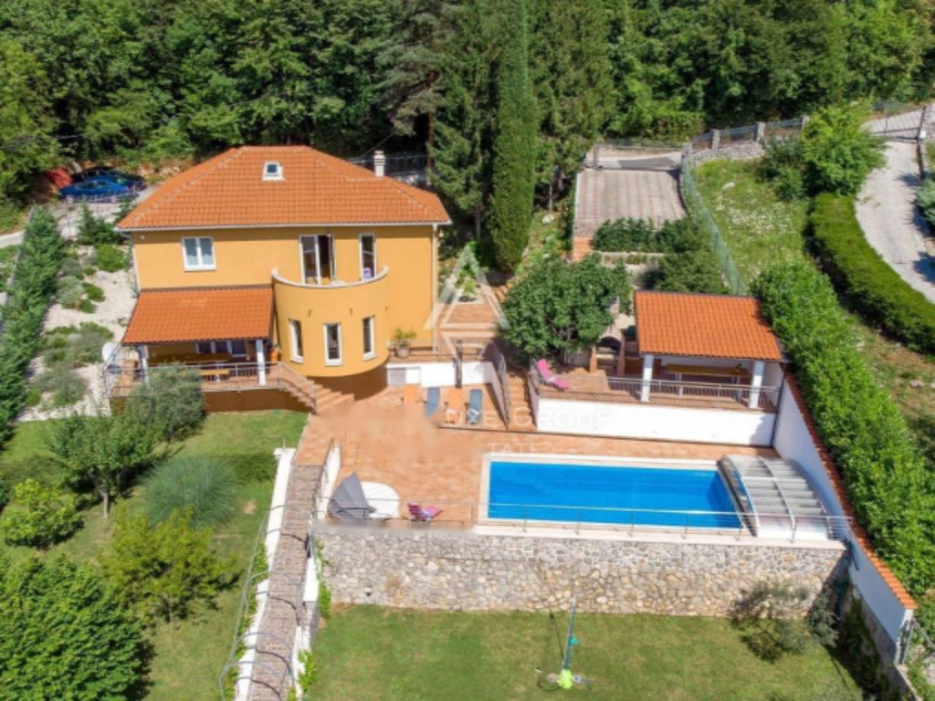 Дом в Опатии, Хорватия, 300 м² - фото 1