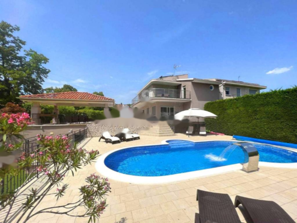 Дом в Опатии, Хорватия, 749 м² - фото 1