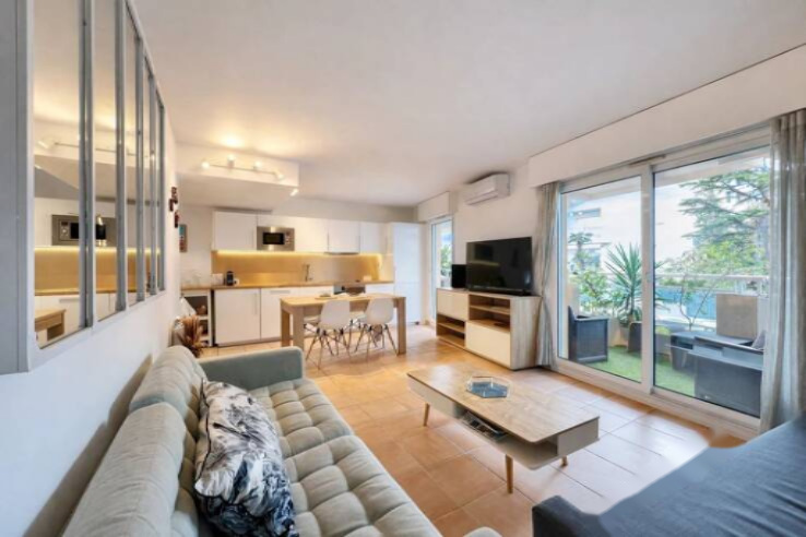 Квартира в Каннах, Франция, 75 м² - фото 1