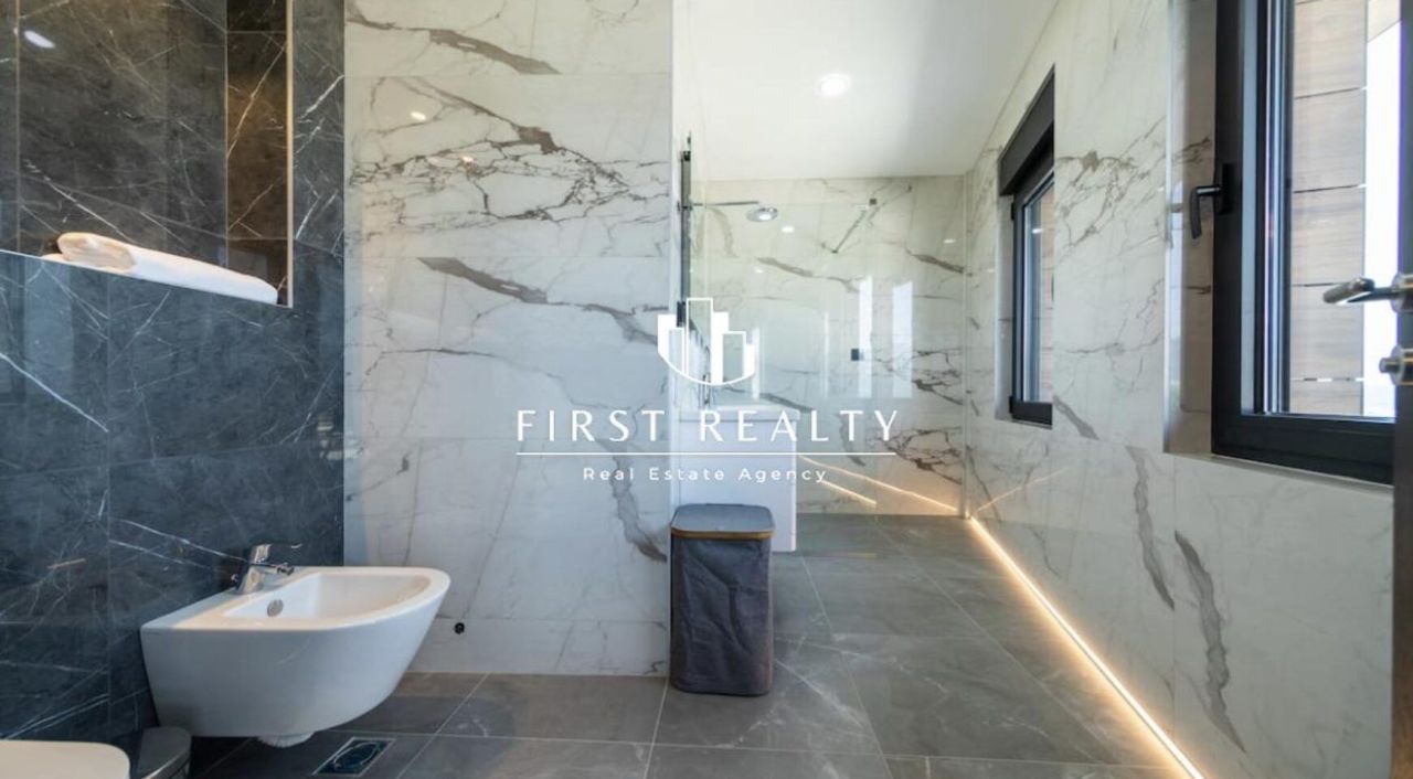 Вилла в Тивате, Черногория, 454 м² - фото 5