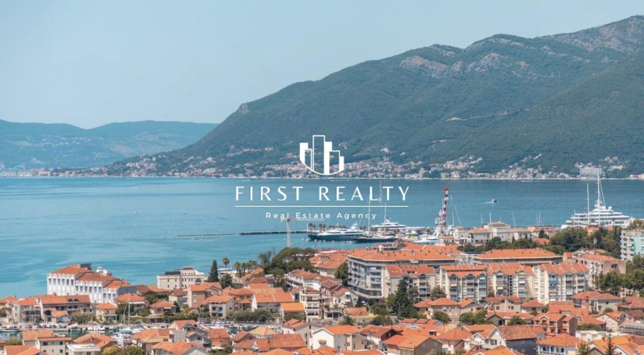 Вилла в Тивате, Черногория, 454 м² - фото 12