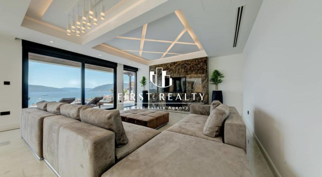 Вилла в Тивате, Черногория, 490 м² - фото 17