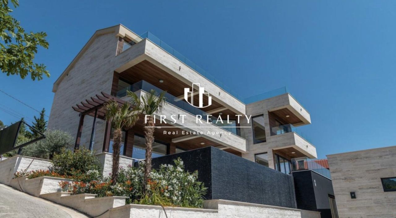 Вилла в Тивате, Черногория, 490 м² - фото 16