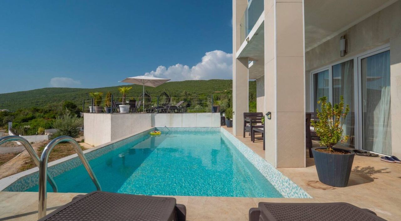 Вилла в Которе, Черногория, 650 м² - фото 1