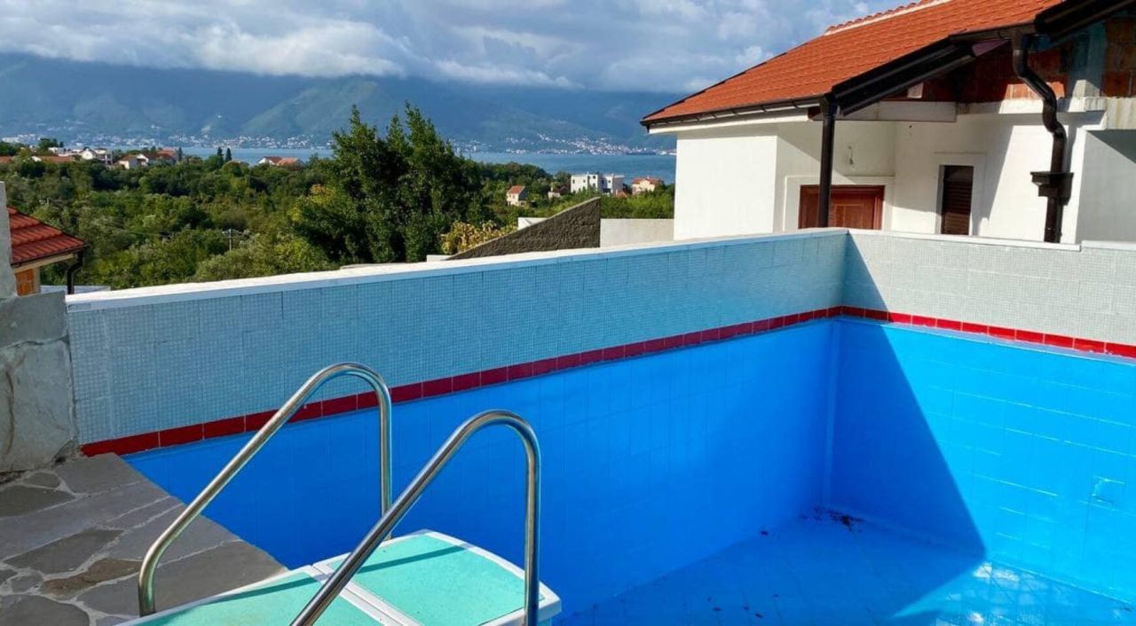 Вилла в Крашичах, Черногория, 300 м² - фото 7