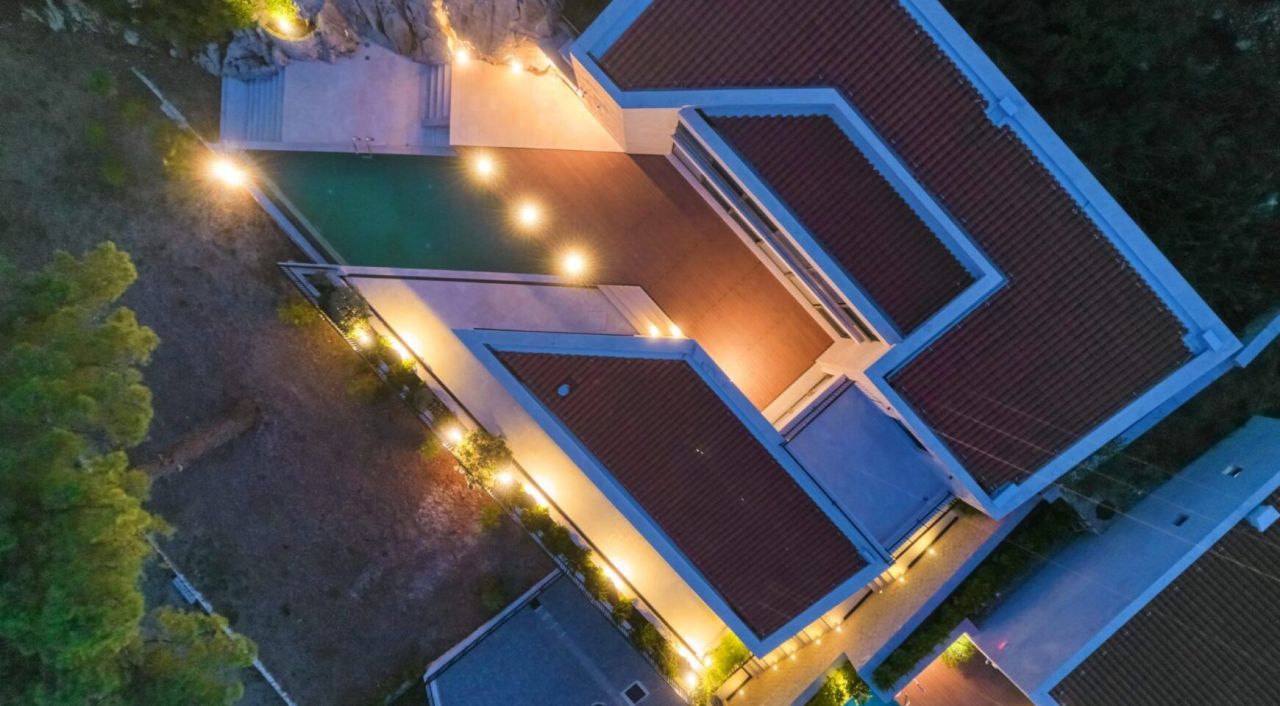 Вилла в Прчани, Черногория, 479 м² - фото 3