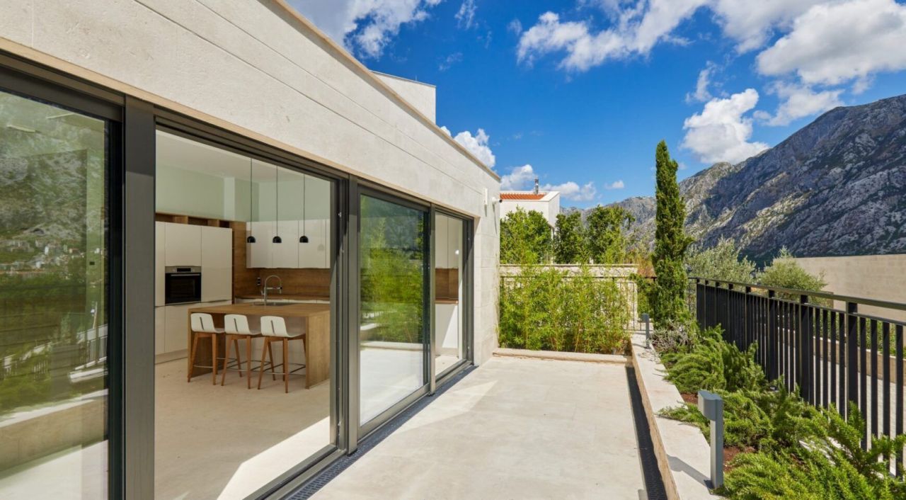 Вилла в Прчани, Черногория, 479 м² - фото 16