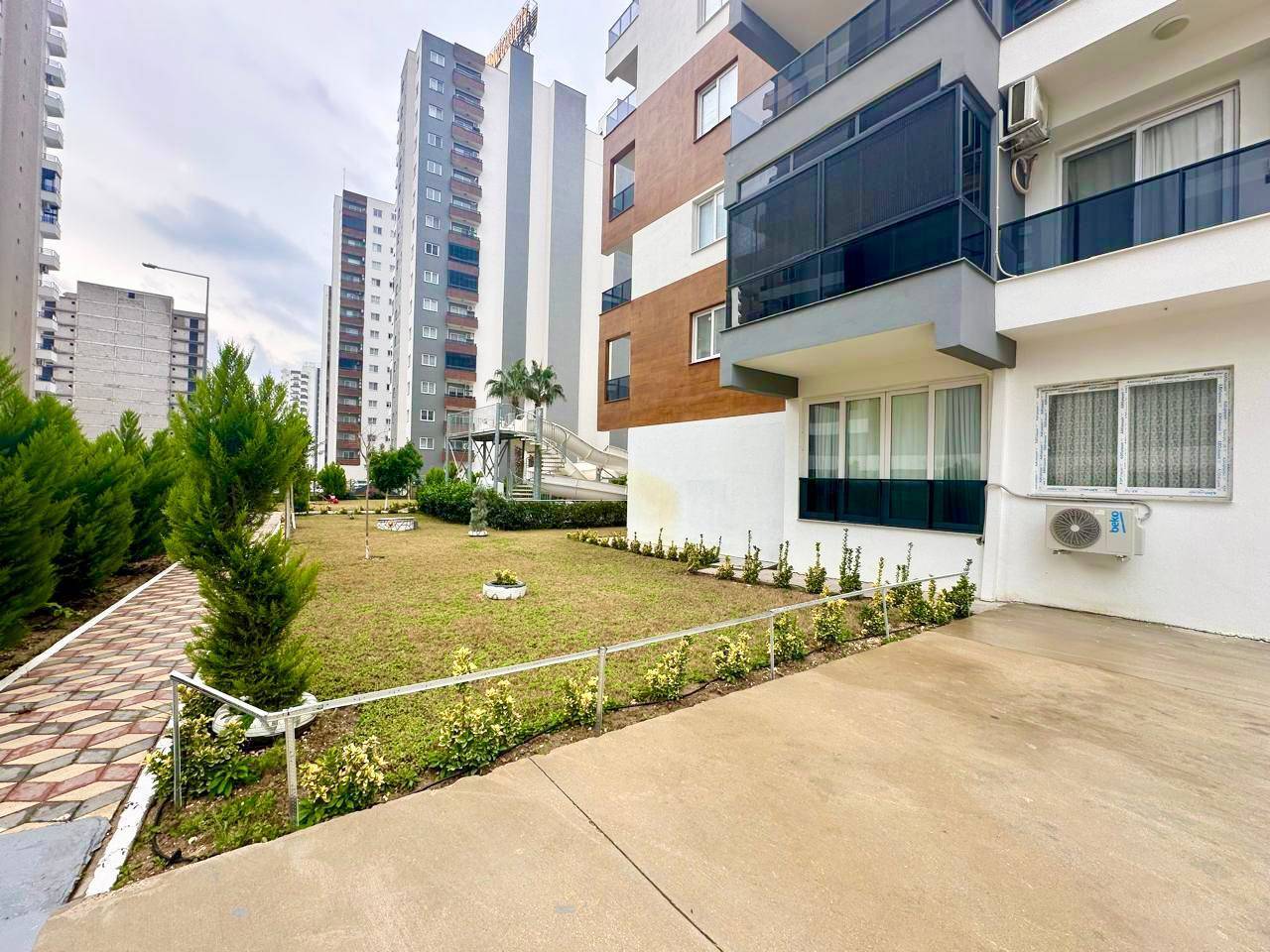 Квартира в Мерсине, Турция, 65 м² - фото 1