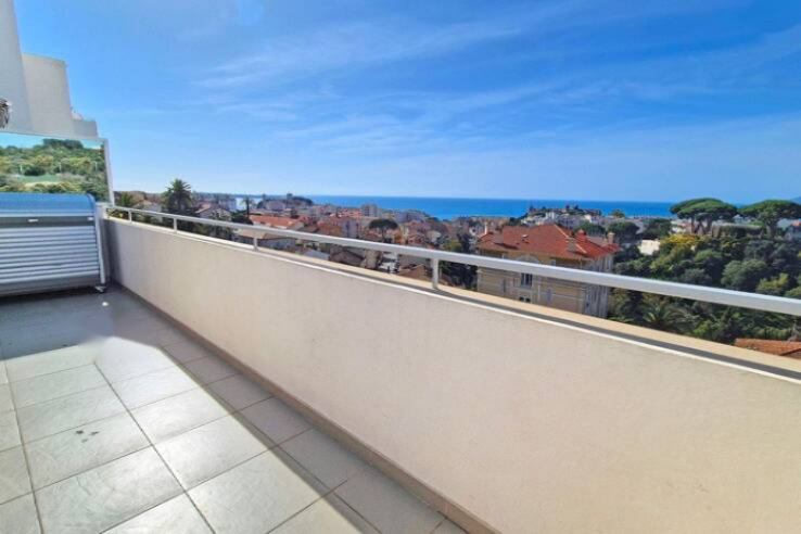 Квартира в Каннах, Франция, 90 м² - фото 1